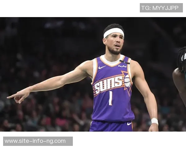 阿伦对布克三分犯规的看法：突破被切裁判总是认为球手一体