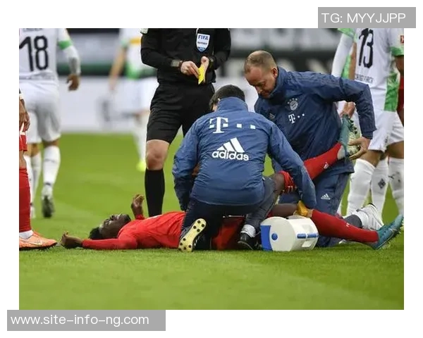 戴维斯左手受伤正在咨询多方专家以确定最佳治疗方案